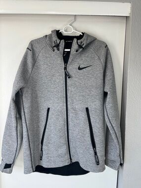 Nike Men's Light Grey Full-Zip Performance Hoodie Jacket with Black Accents